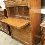 832 1638 SECRETAIRE